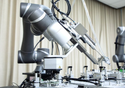 6 Roboterarm Achse Techman Cobot TM14 für das schraubende Sammeln, das mit elektrischem Roboter-Greifer setzt