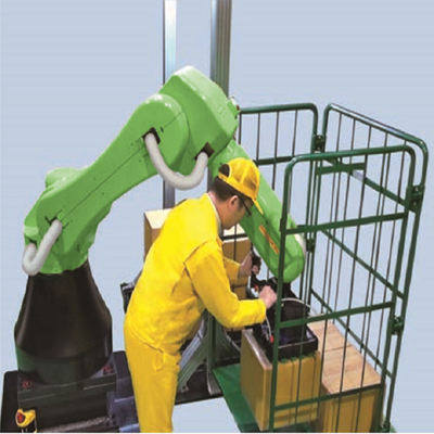 Achsen-chinesischer Roboter-Arm Fanuc CR-4iA 6 mit Finger-Greifer Onrobot 2 und Materialtransport-Plattform