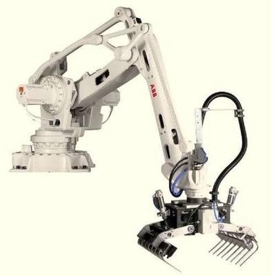 Roboterarm 4 Achsen ABB IRB 460-110/2.4 mit CNGBS-Robotergreifer für den automatisierten Palletierungsroboter