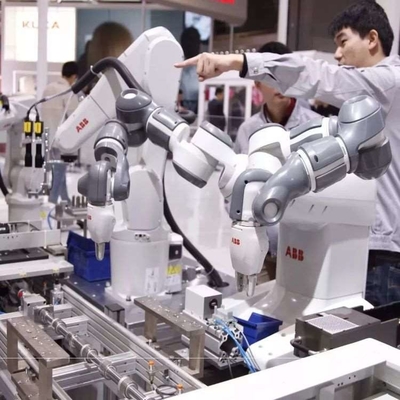 Handhabungsroboterarm 6 Achse IRB 1300 mit CNGBS Robotergriff für Materialhandhabungsroboter
