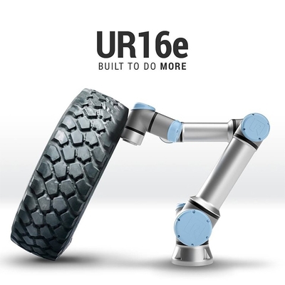 Kollaborationsroboter UR 16e mit 16 kg Nutzlast mit Vakuumsuctionsbechern des Manipulators als Cobot