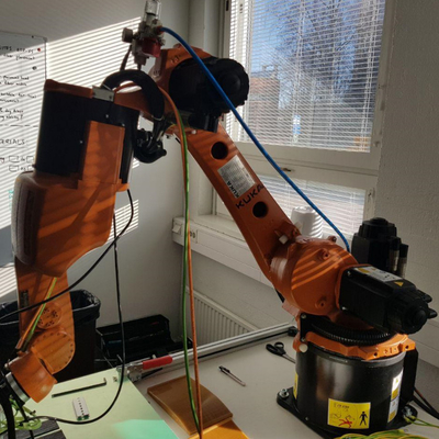 Kuka Industrial Robotic 6 Axis KR 8 R1620 mit CNGBS Robot Guide Rail für die Handling-Automatisierung