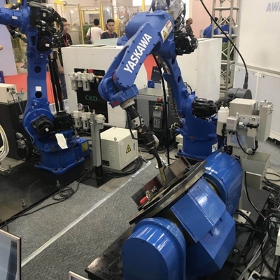 YASKAWA Roboter AR1440 mit 1440MM Reichweite als 6-Achsen-Roboterarm mit CNGBS-Roboter-Positionierer für Schweißmaschine