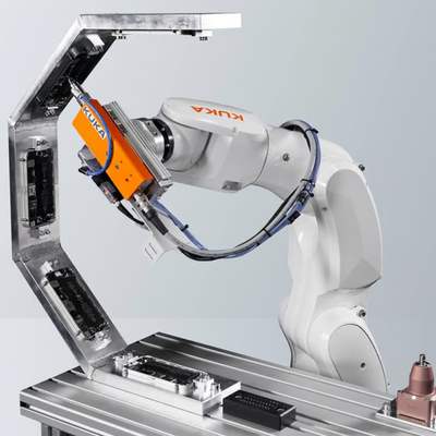 KUKA Cobot KR 4 R600 für die Handhabung von Onrobot-Gripper als Pick-and-Place-Maschine