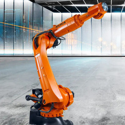 KUKA KR 210 R2700 Industrie-Roboter mit CNGBS-Linienleitungen für die Motorenmontage