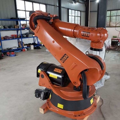 Kuka-Roboter KR 70 R2100 mit CNGBS-Gunschutzstation für Schweißautomation mit 6-Achsen-Roboterarm