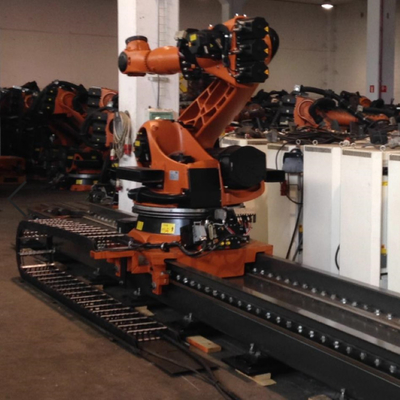 Kuka Roboterarm 6 Achsen KR 360 R2830 mit CNGBS-Robotergreifer für automatisierten Pick-and-Place-Roboter