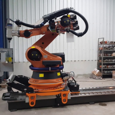 Kuka Roboterarm 6 Achsen KR 360 R2830 mit CNGBS-Robotergreifer für automatisierten Pick-and-Place-Roboter