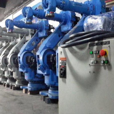 6 Achsen Universal Roboterarm Yaskawa GP110 mit CNGBS Robotergriff für Palettenbearbeitungsroboter