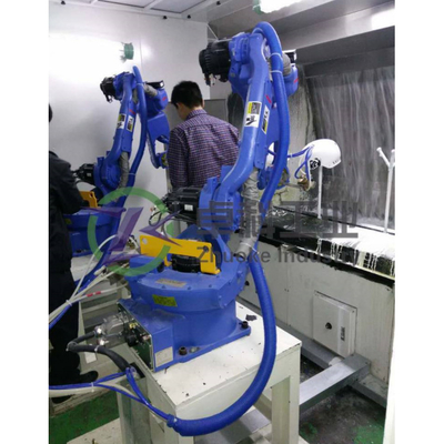 6 Achsen Universal Roboterarm Yaskawa GP110 mit CNGBS Robotergriff für Palettenbearbeitungsroboter