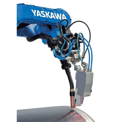 Schweißen 6 Achsen Roboterarm Yaskawa AR700 Kombinieren mit CNGBS Roboter Gripper für das Handling Robot