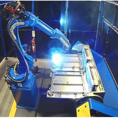 Schweißen 6 Achsen Roboterarm Yaskawa AR700 Kombinieren mit CNGBS Roboter Gripper für das Handling Robot