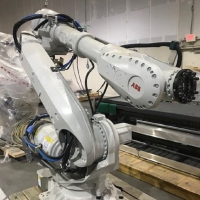 Hohe Nutzlast IRB6700-150/3.2 Industrieroboter mit Nutzlast 300 KG mit Umkleidung für die Handhabung