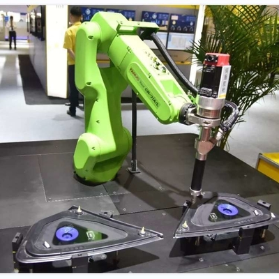Fanuc Roboterarm 6 Achsen CRX-20iA/L mit CNGBS-Roboterleitbahn für die Handhabung als Cobot-Roboter