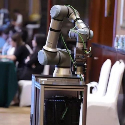 High Payload Collaborative Robot UR 16e mit 16 kg Nutzlast aus 6 Achsen als Cobot-Roboter für das Verpacken