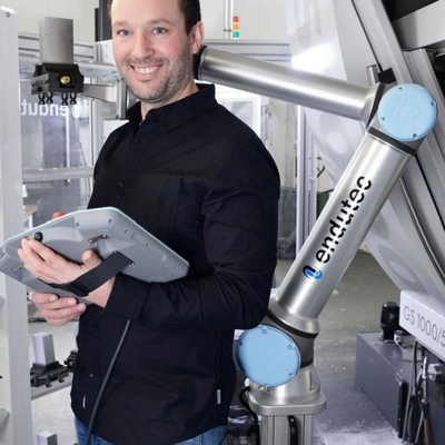 Kollaborativer Roboterarm UR 10e von 6 Aixs Cobot mit 10 kg Nutzlast mit Roboterdeckel für das Schweißen