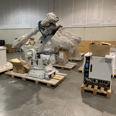 Roboterarm IRB 6700-150/3.2 als Industrieroboter für die Materialbearbeitung