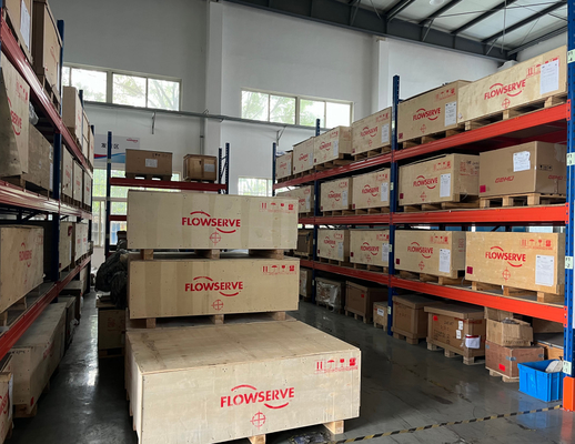 Pneumatisches Steuerventil Linear mit Flowserve LOGIX 520MD DIGITAL HART VALVE POSITIONER und ASCO Solenoidventil auf Lager