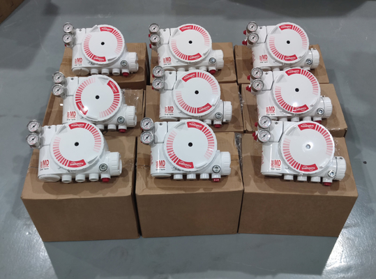 Pneumatisches Steuerventil Linear mit Flowserve LOGIX 520MD DIGITAL HART VALVE POSITIONER und ASCO Solenoidventil auf Lager