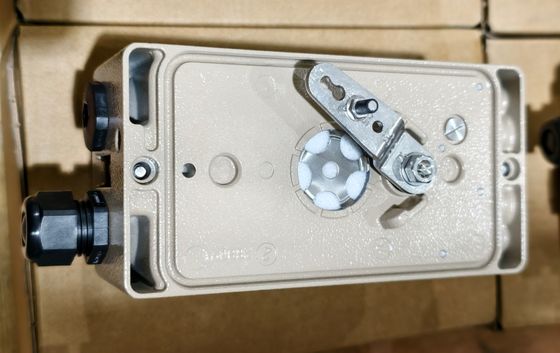 Chinesisches Pneumatisches Kugelventil mit Samson 3730 3731 Valve Positioner und 3963 Solenoidventil