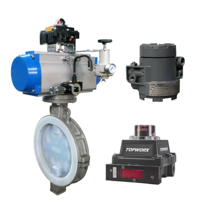 Regelventil mit Fisher 846 I/P-Wandler & TopWorx GO Switch Modell 73 / Modell 81 Endschalter und Fisher DVC6200 Stellungsregler für hochpräzise Steuerung in rauen Umgebungen