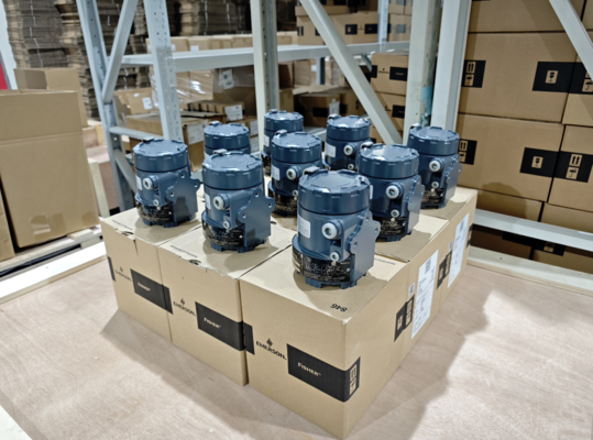 Regelventil mit Fisher 846 I/P-Wandler & TopWorx GO Switch Modell 73 / Modell 81 Endschalter und Fisher DVC6200 Stellungsregler für hochpräzise Steuerung in rauen Umgebungen