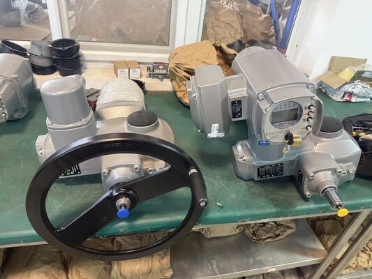 Neuer SA-Antrieb, Drehmomentbereich 10 Nm bis 32.000 Nm, elektrischer Ventilantrieb, AUMA SA16.2-F16 Multiturn-Antrieb und Keystone-Absperrklappe