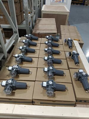 China Pneumatisches Steuerventil mit Azbil AVP100/AVP102 Ventil Positoner und Fisher 67CFR-38VVP 67CF-1663-38597 Filterregler