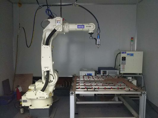 Achsenroboter des Roboterschweißensarbeitsplatzes FD-V25 6 für Elektroschweißen, Roboter des automatischen Schweißens für OTC Material-behandelnd