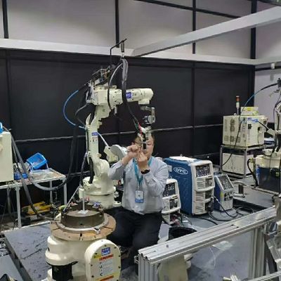 Achsenroboter des Roboterschweißensarbeitsplatzes FD-V25 6 für Elektroschweißen, Roboter des automatischen Schweißens für OTC Material-behandelnd