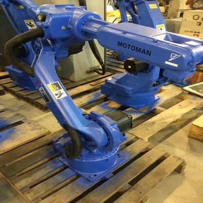 Achsen-Industrieroboter-Arm Motoman GP7 6 benutzt für die Palettierung des Roboters