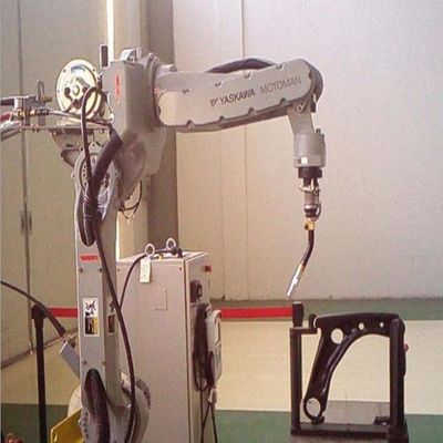 6 Achsen-automatischer schweißender Roboter Motoman AR2010 mit Schweißer RD350S