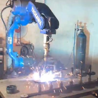 Roboter6 Aixs Motoman AR2010 mit Schweißer RD350S für Elektroschweißen-Roboter