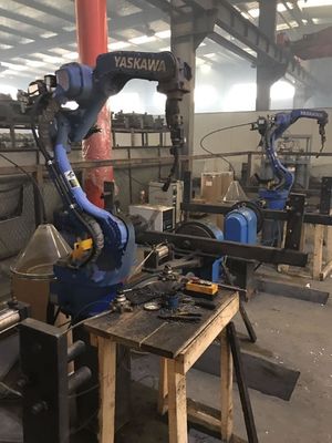 Nutzlast 12kg Motoman AR2010 mit dem Schweißer RD500S benutzt für Schweißens-Roboter