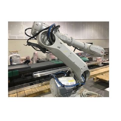 Industrieroboter IRB6700-300/2.7 mit dem Roboter-Arm als Schweißgerät für Punktschweissen