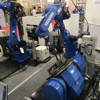 Industrieller Roboterarm von AR1440 mit Laser-Schweißern RD350S und von 1440MM Reichweite verwendet für Elektroschweißen