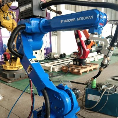 Automatischer Industrieroboter von Motoman AR2010 mit anderen BOGEN Schweißern RD350S für Schweißen als Schweißgerät
