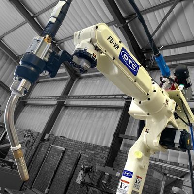 Externe medizinische Ausrüstung TIG Welding Robots 6 des Achsen-FD-V8 Brennschneider-DM350