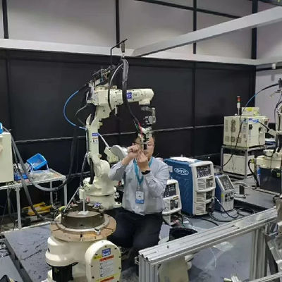 Externe medizinische Ausrüstung TIG Welding Robots 6 des Achsen-FD-V8 Brennschneider-DM350