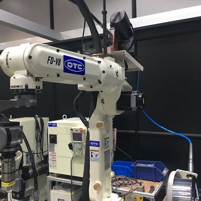 Nutzlast Brennschneider-automatische schweißender Roboter OTCs FD-V8 8kg für Mig-Schweißen