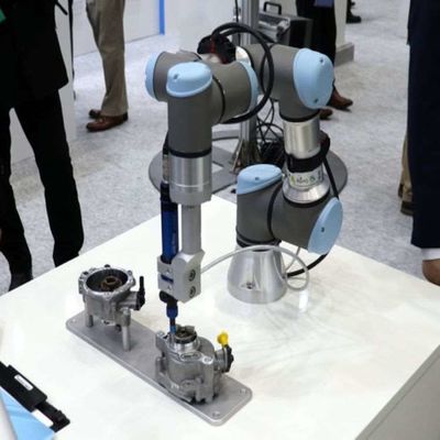 Kooperative Achsen-Roboterarm des Roboter-UR des Roboter-UR3e 6 für sortierendes Sichtcobot