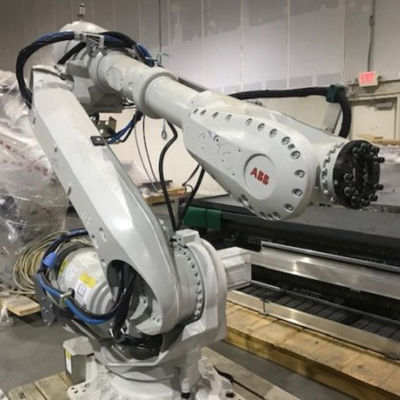 Industrieroboter ABB die der 6 Achsen-Roboter-Arm-Auswahl-und Platz-Nutzlast 155Kg wählen aus und setzen Maschine