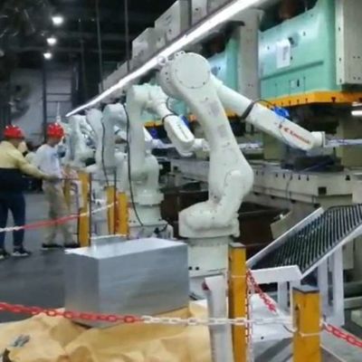 Industrie-Roboterarm 6 Achse Kawasaki RS050N mit CNGBS-Leitbahn für Paletthandelsroboter