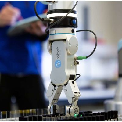 Smart Roboter Gripper RG2-FT mit kollaborativem Roboterarm für die industrielle Roboterautomatisierung