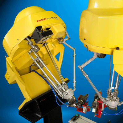 Montageroboter des Industrieroboter-M-1iA mit Roboter-Greifer für kleines Triebwerk vollst.