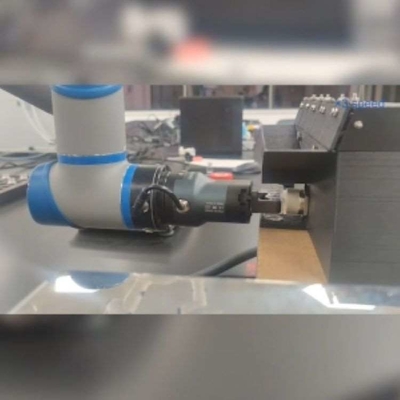 China Robot Electric Gripper PGS-5 kombiniert mit CNC-Roboterarm zum Auswählen und Platzieren als Cobot