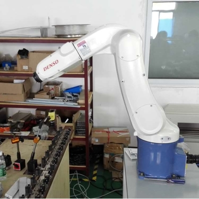 Universaler Roboterarm 6 Achse VS-068/087 mit CNGBS Robotergriff für die Handhabung als Industrieroboter