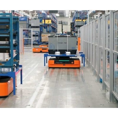 Mobiler AGV-Roboter Q2L-300A mit CNGBS Cobot-Roboter für die automatisierte Materialbearbeitung als AGV