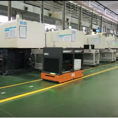 AGV Roboter Q3-600C Nutzlast 600 kg mit CNGBS Cobot Roboter Arm für Automatisierungsprojekt als AGV