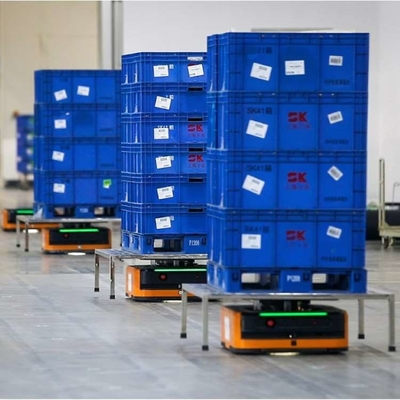 AGV Roboter Q3-600C Nutzlast 600 kg mit CNGBS Cobot Roboter Arm für Automatisierungsprojekt als AGV